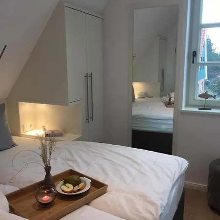 Duenenhuuske Inselparl Mit Sauna Auf By Interhome * Spiekeroog
